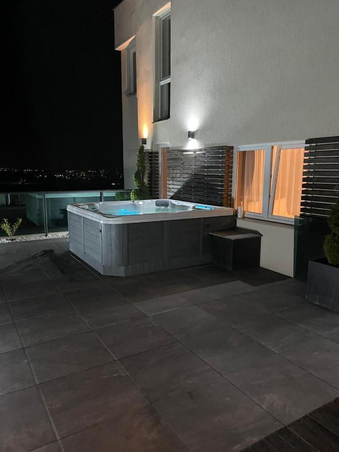 Gavas Jacuzzi & Panoramic View Cluj-Napoca Exterior foto